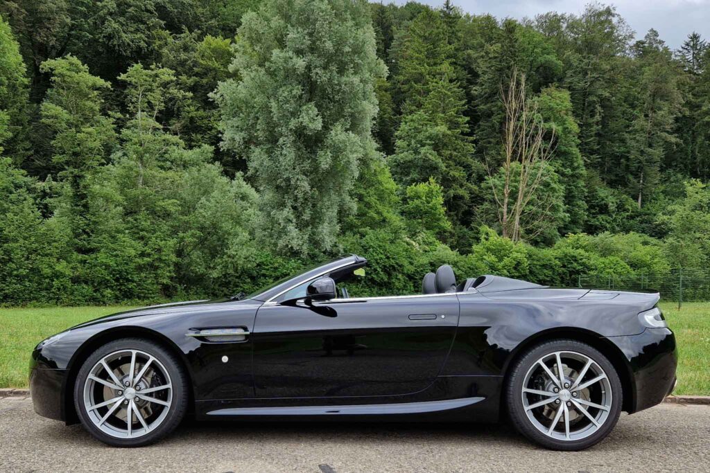 aston martin v8 vantage r 2011 (01)