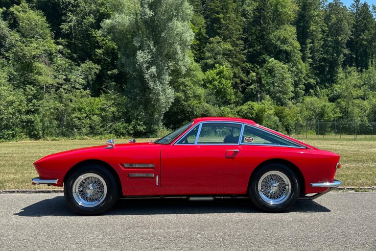 trident clipper v8 coupé 1967 (01)